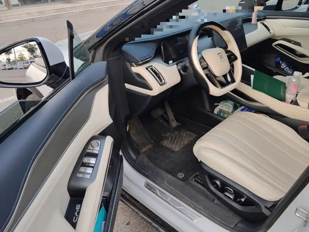 BYD L EV — миниатюра 17