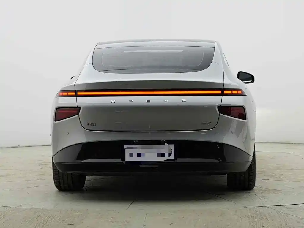 XPeng P7 — миниатюра 11
