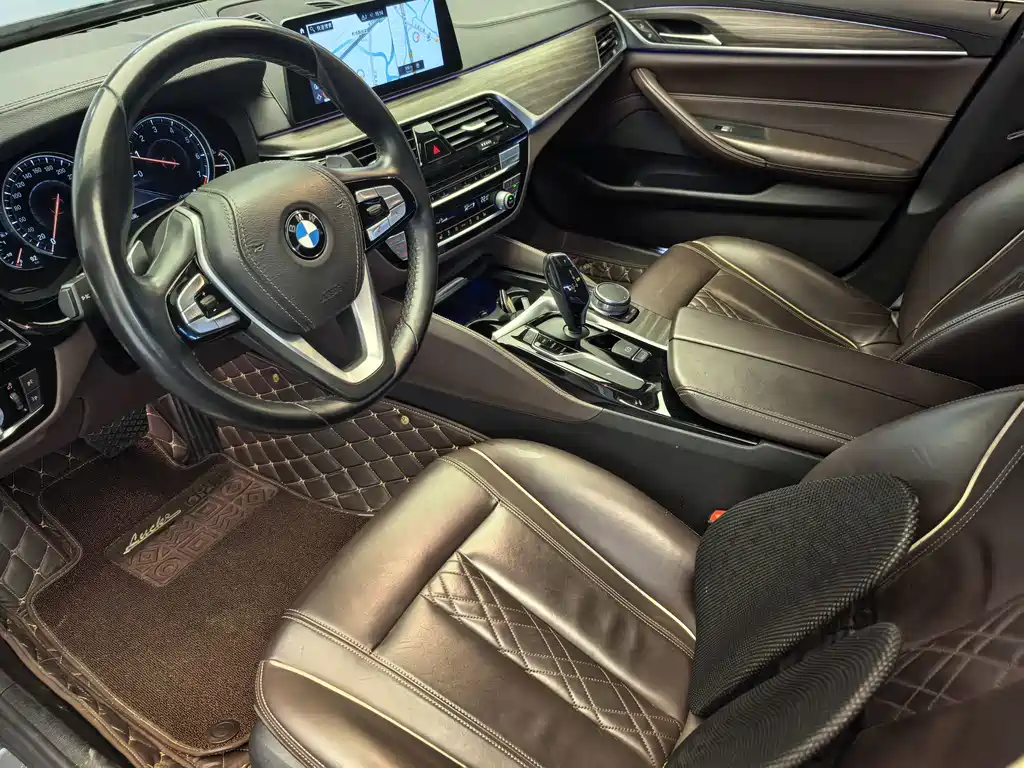 BMW 5 Series — миниатюра 17