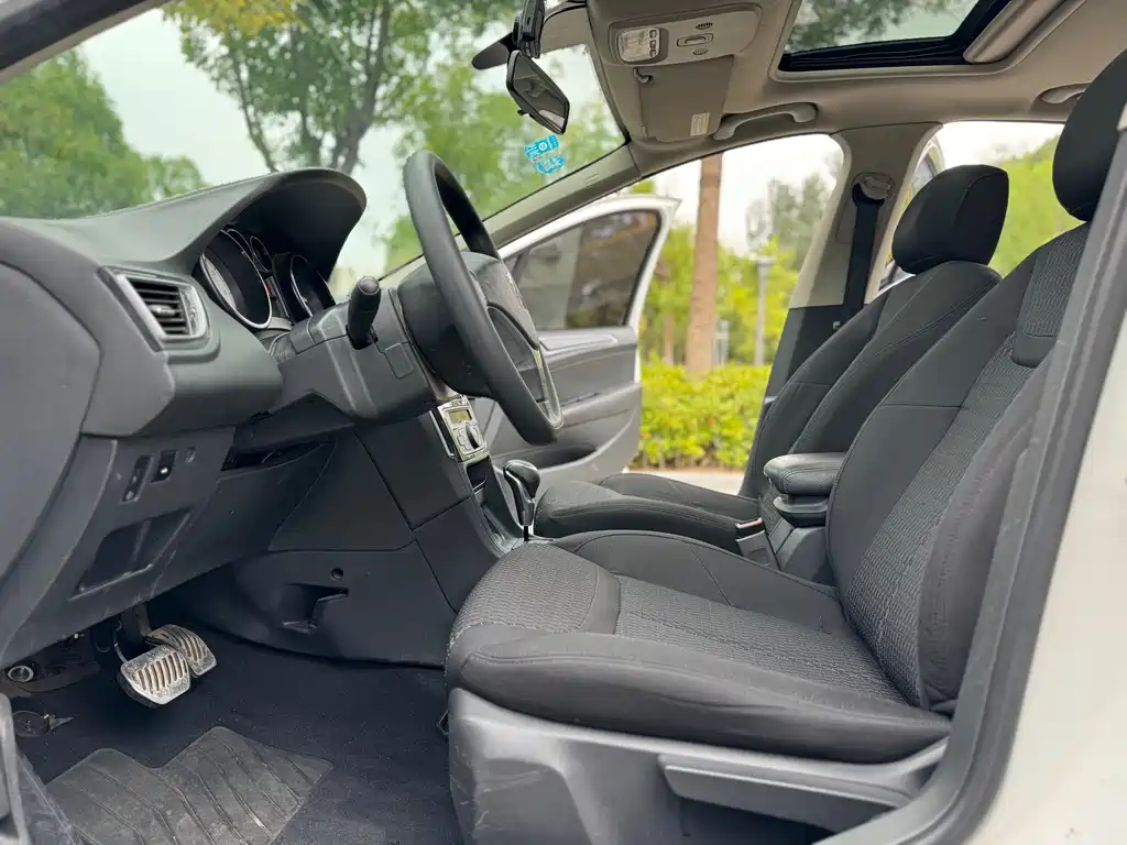 Peugeot 308 — миниатюра 4