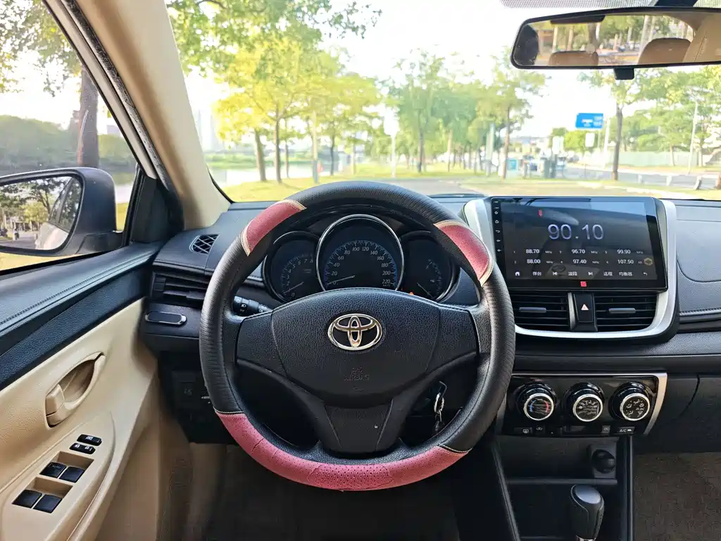 Toyota Yaris L — миниатюра 18