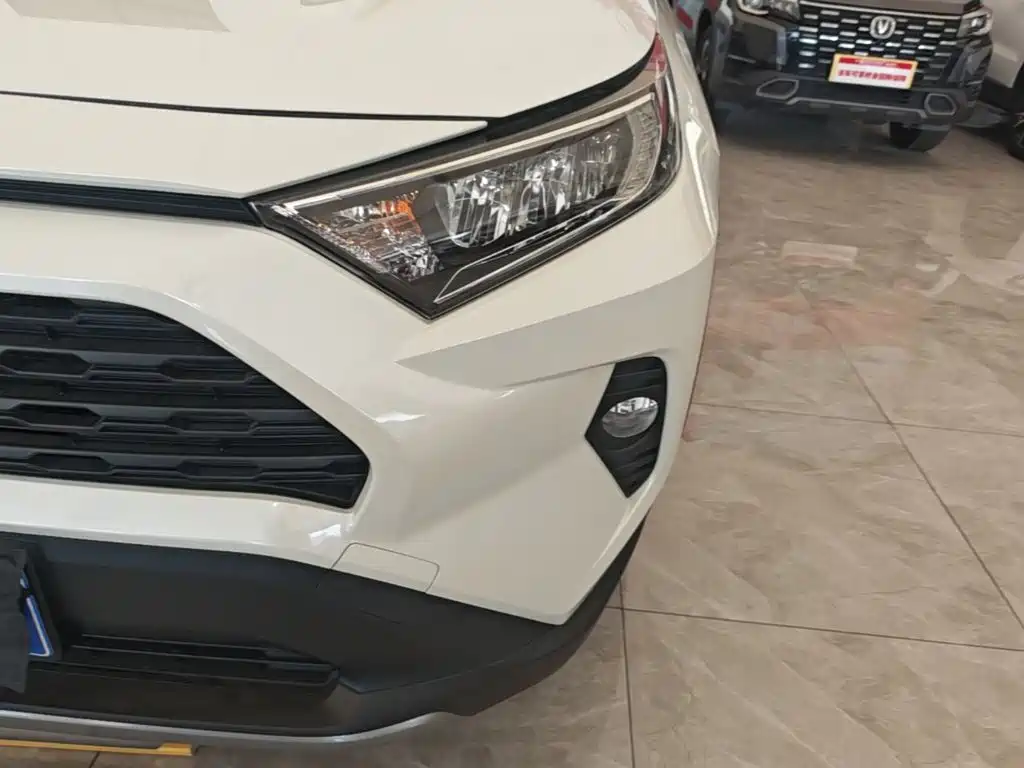 Toyota RAV4 — миниатюра 24