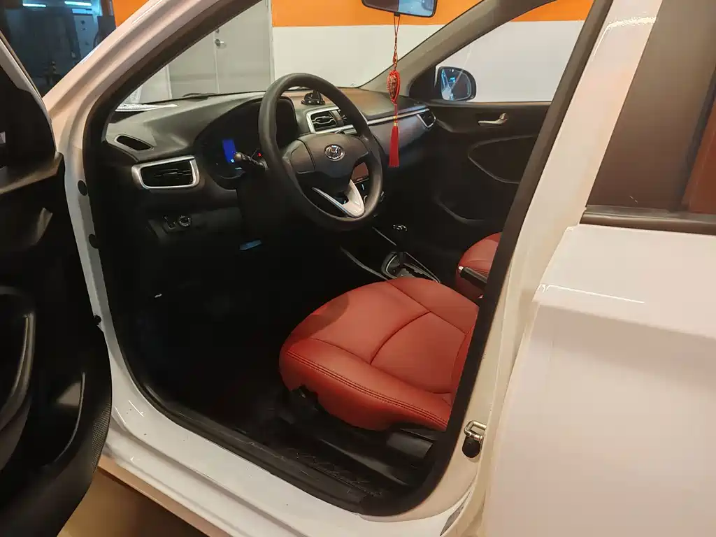 Hyundai Verna — миниатюра 5