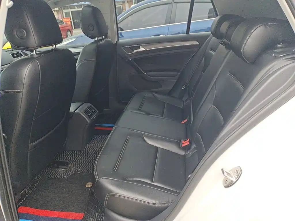 Volkswagen Golf — миниатюра 17