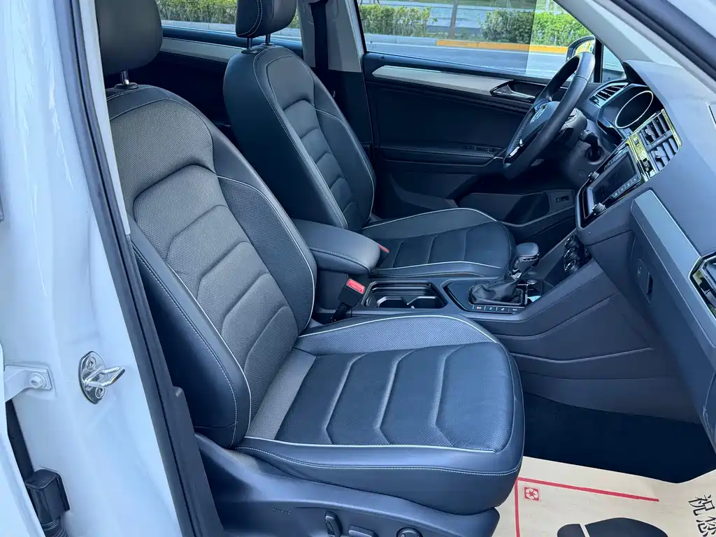 Volkswagen Tiguan L — миниатюра 16