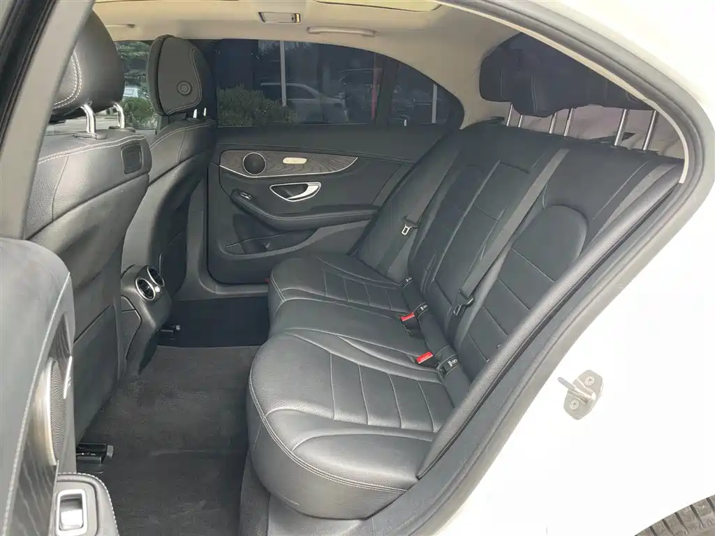 Mercedes-Benz C-Class — миниатюра 12