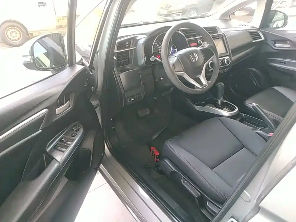 Honda Fit — миниатюра 16