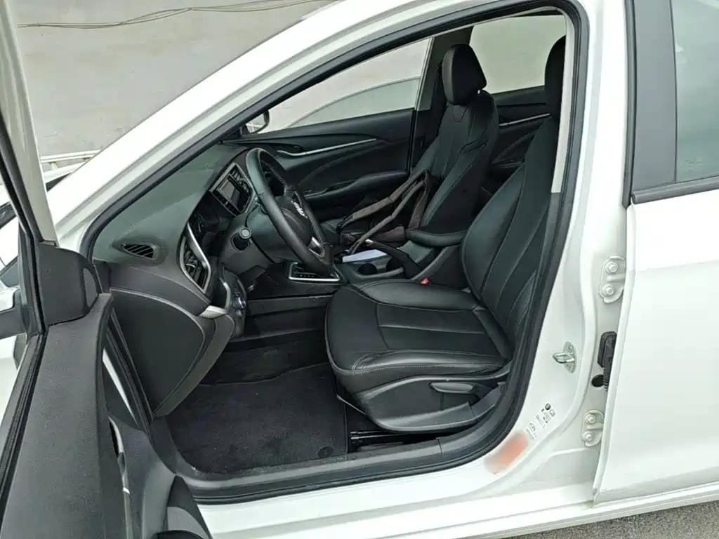 Buick Excelle — миниатюра 15
