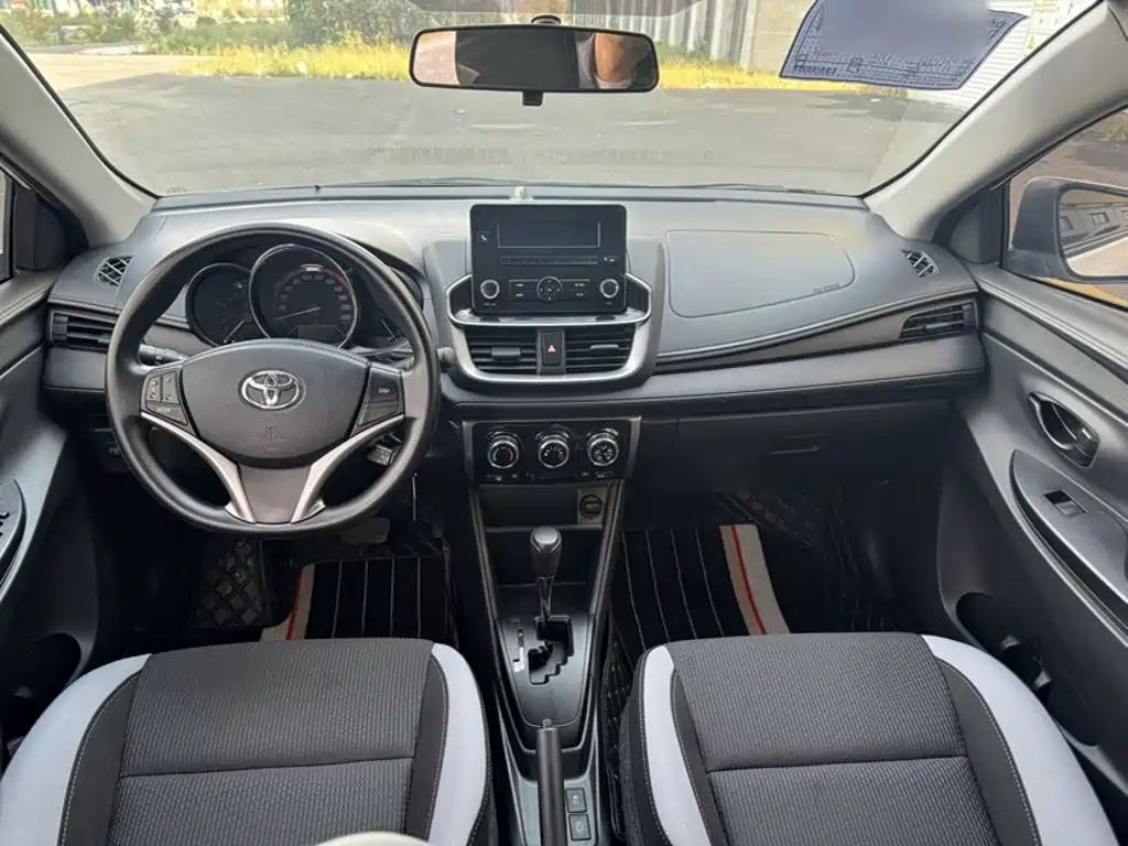 Toyota Yaris L — миниатюра 13