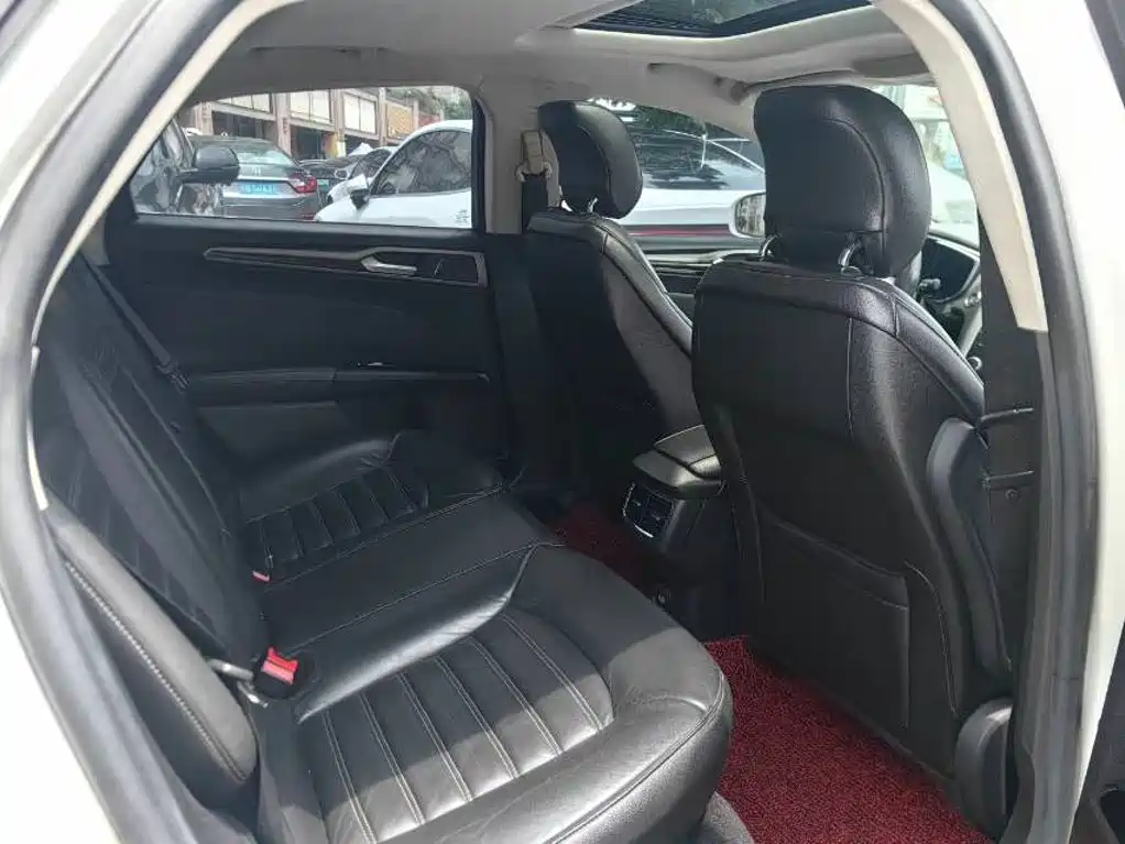 Ford Mondeo — миниатюра 6