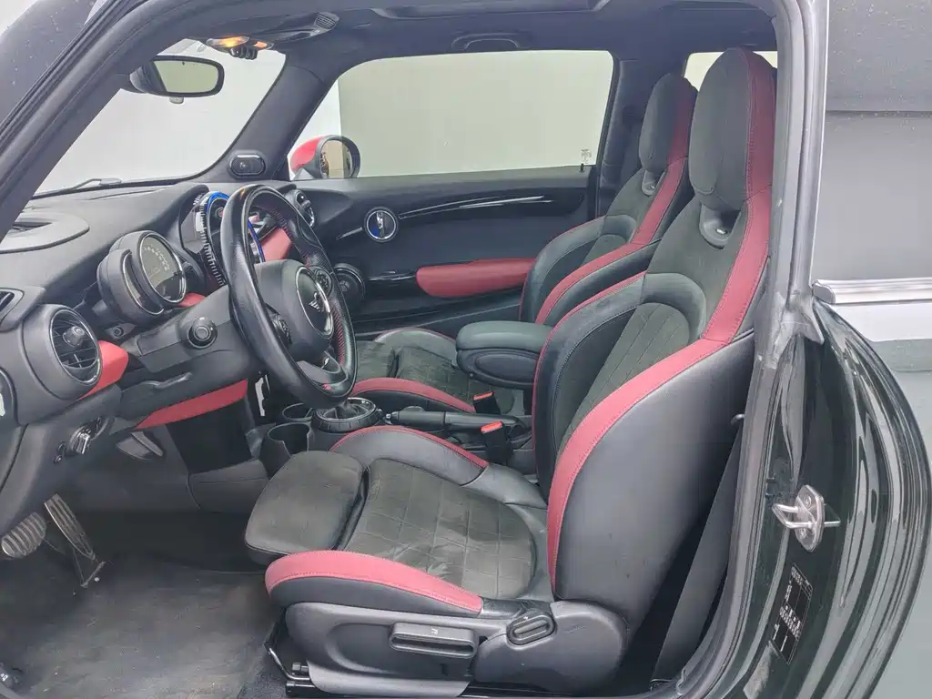Mini JCW 2015 2.0T JOHN COOPER WORKS
