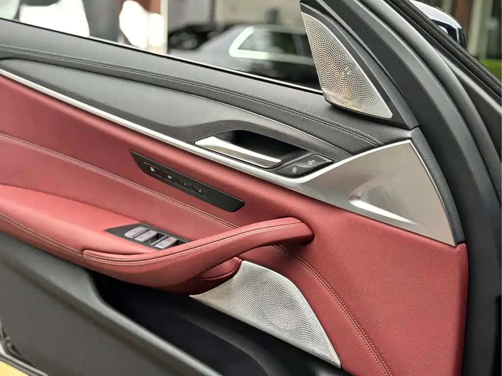 BMW 5 Series — миниатюра 16