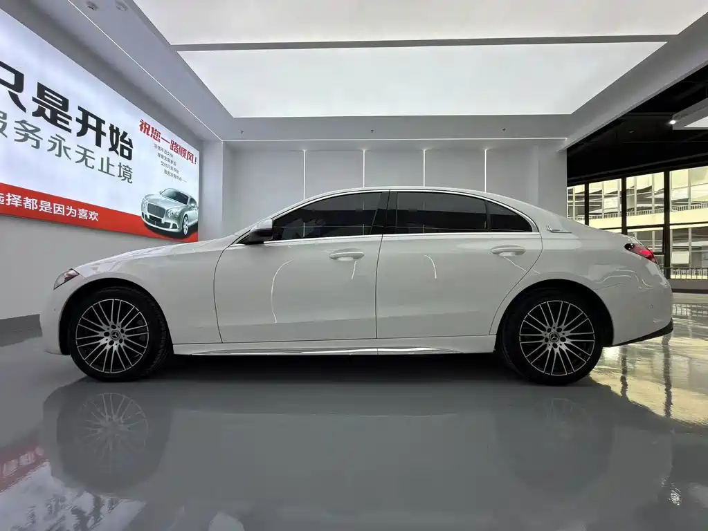 Mercedes-Benz C-Class — миниатюра 10