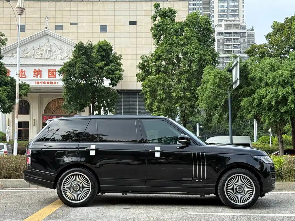Land Rover Range Rover — миниатюра 7