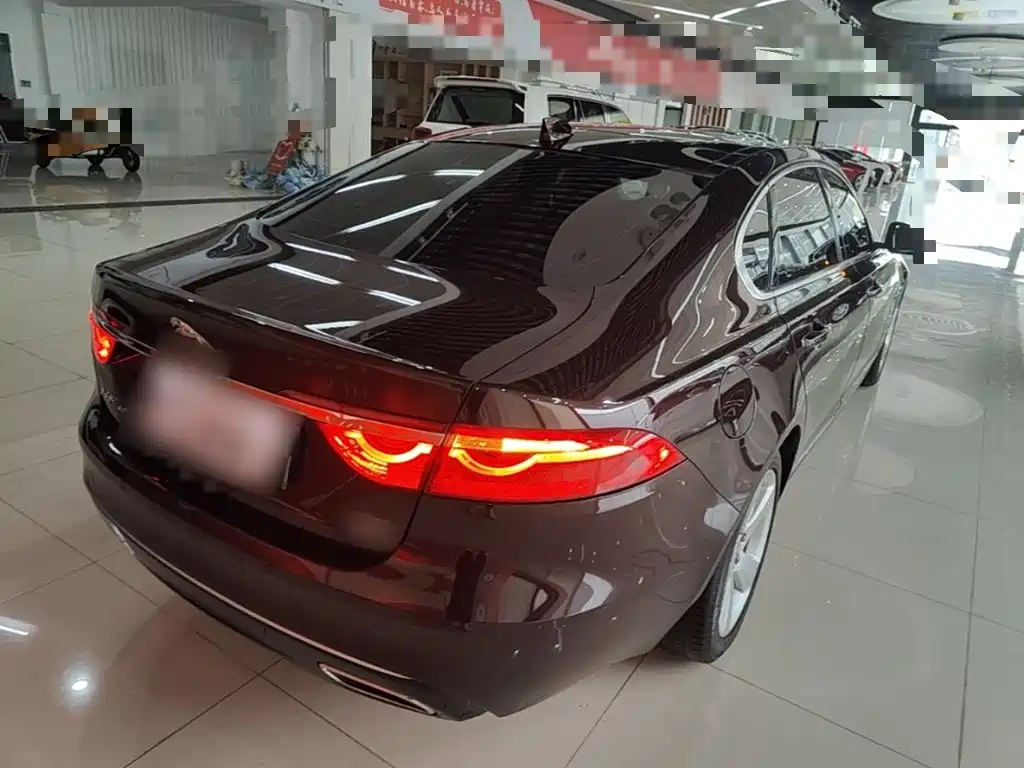 Jaguar XFL — миниатюра 7