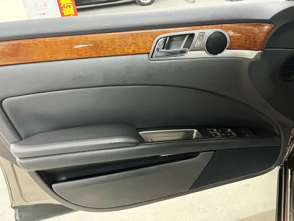Volkswagen Phaeton — миниатюра 16