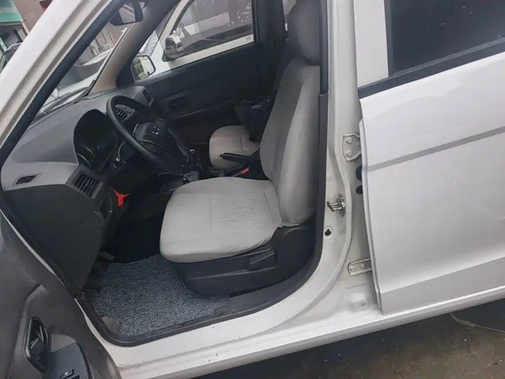 Wuling Hongguang — миниатюра 15