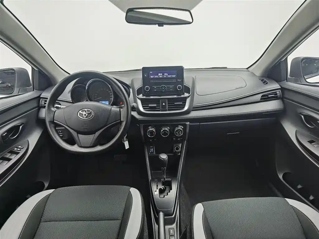 TOYOTA YARIS L ZHIXUAN