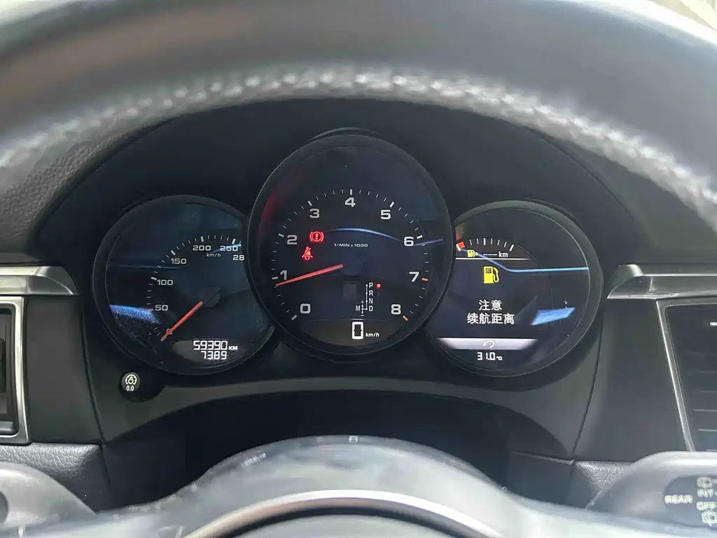 Porsche Macan — миниатюра 8