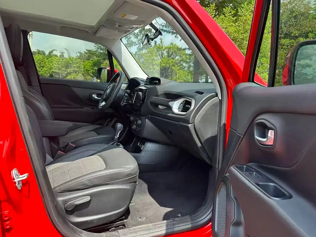 Jeep Renegade — миниатюра 6