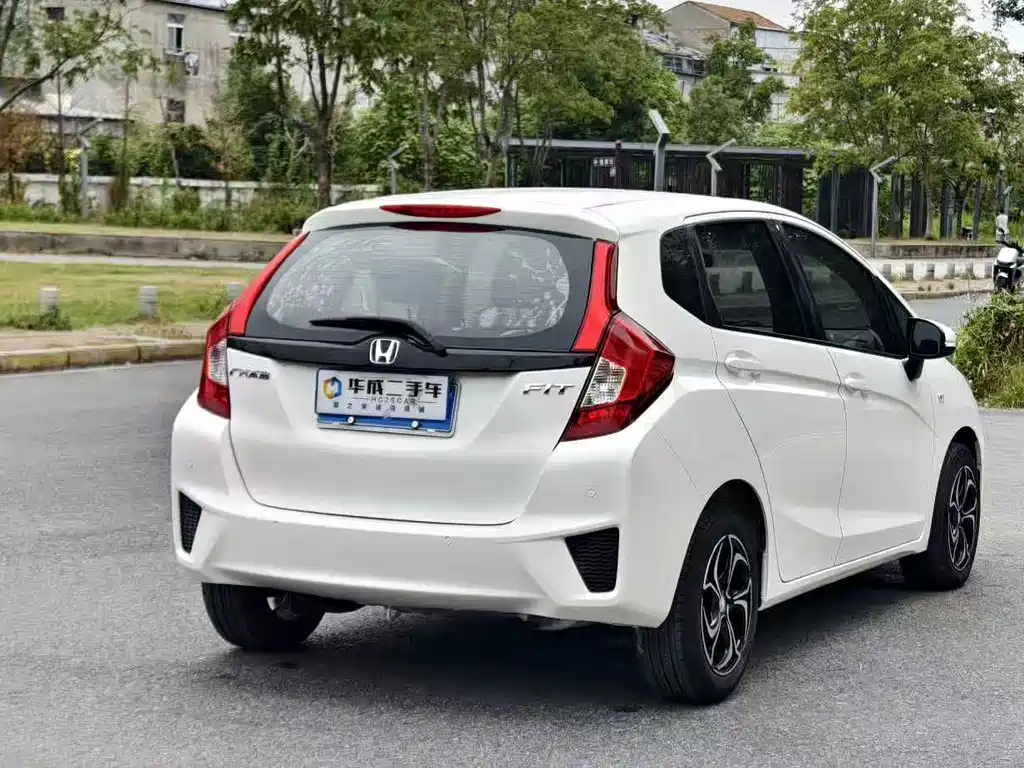 Honda Fit — миниатюра 5