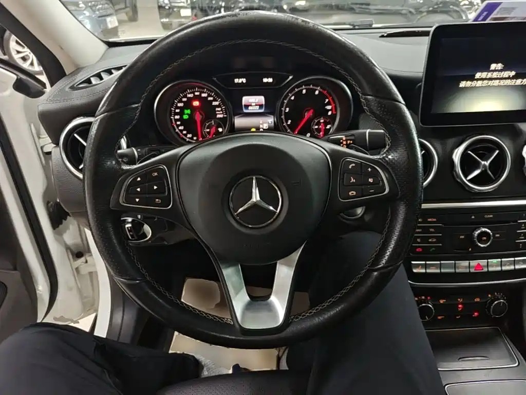 Mercedes-Benz GLA — миниатюра 11