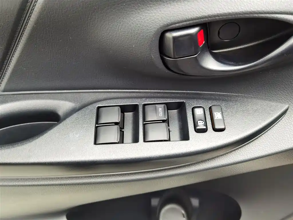 TOYOTA YARIS L ZHIXUAN