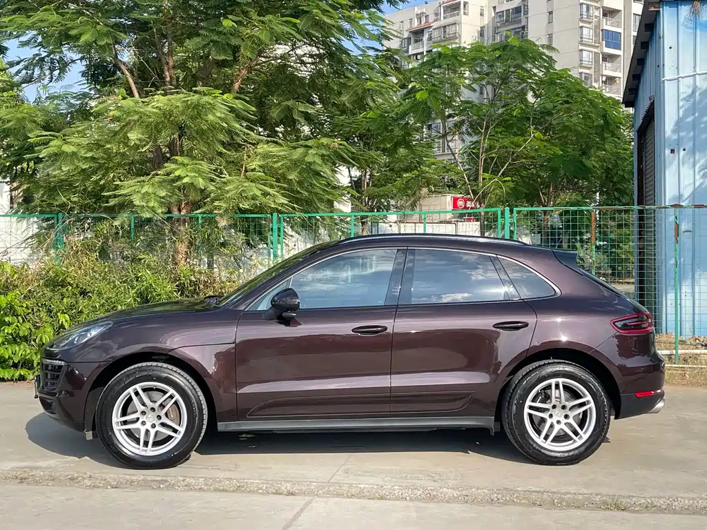 Porsche Macan — миниатюра 3