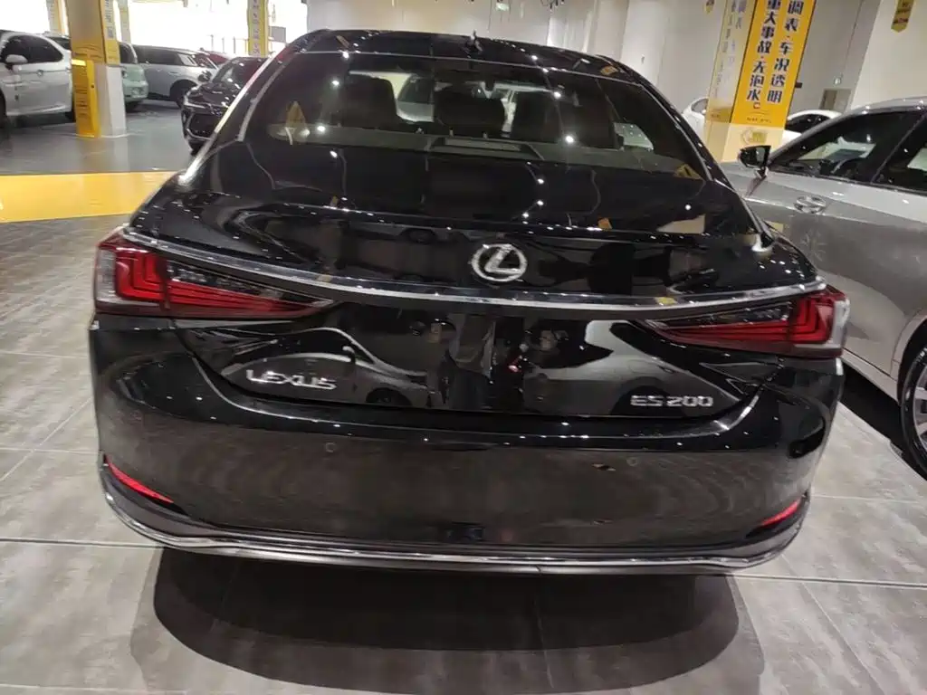 Lexus ES — миниатюра 6