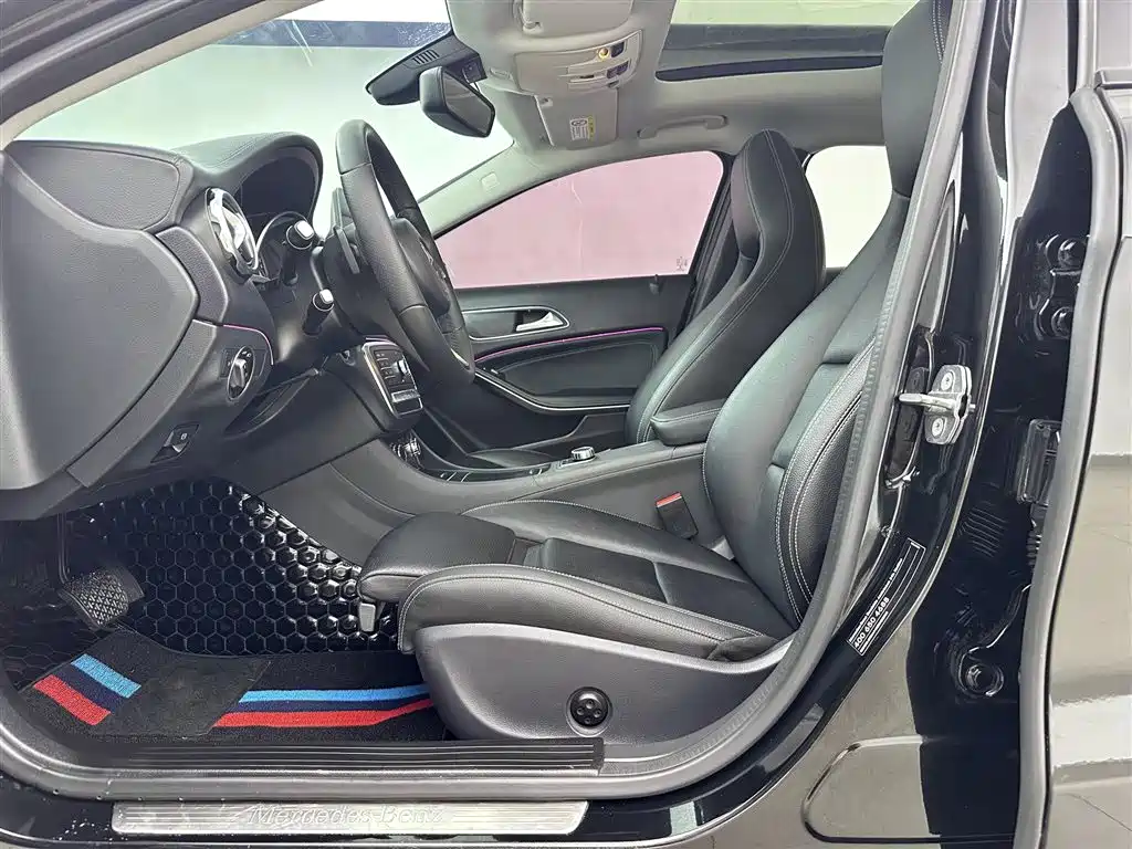 Mercedes-Benz GLA 2018 GLA 220 4MATIC Sport