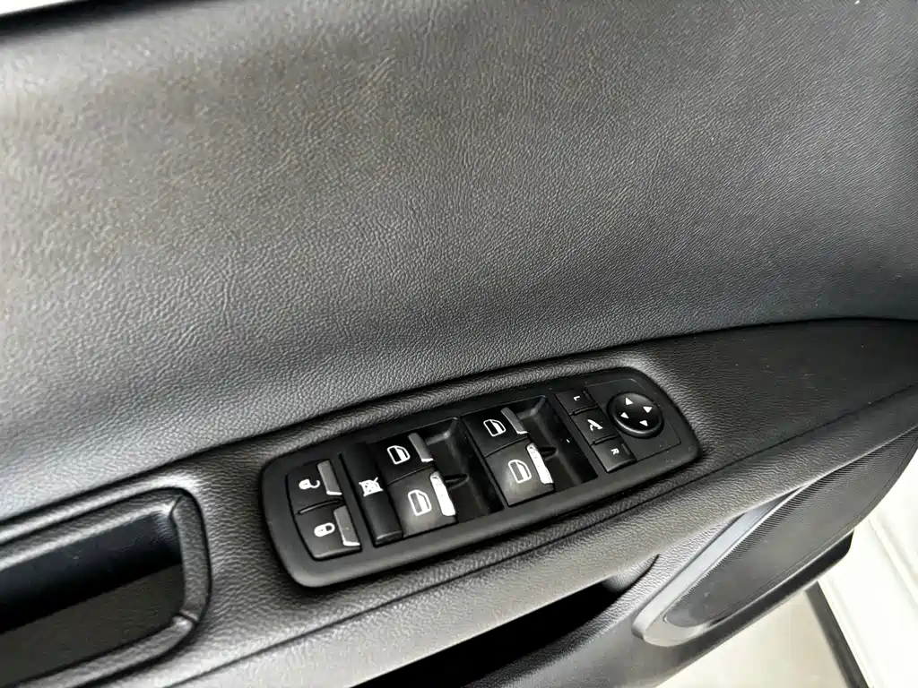 Maserati Ghibli — миниатюра 10