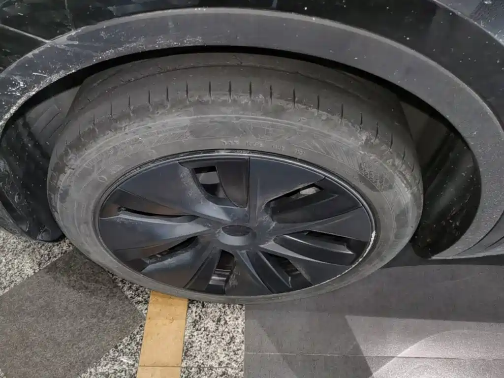 Tesla Model Y — миниатюра 23