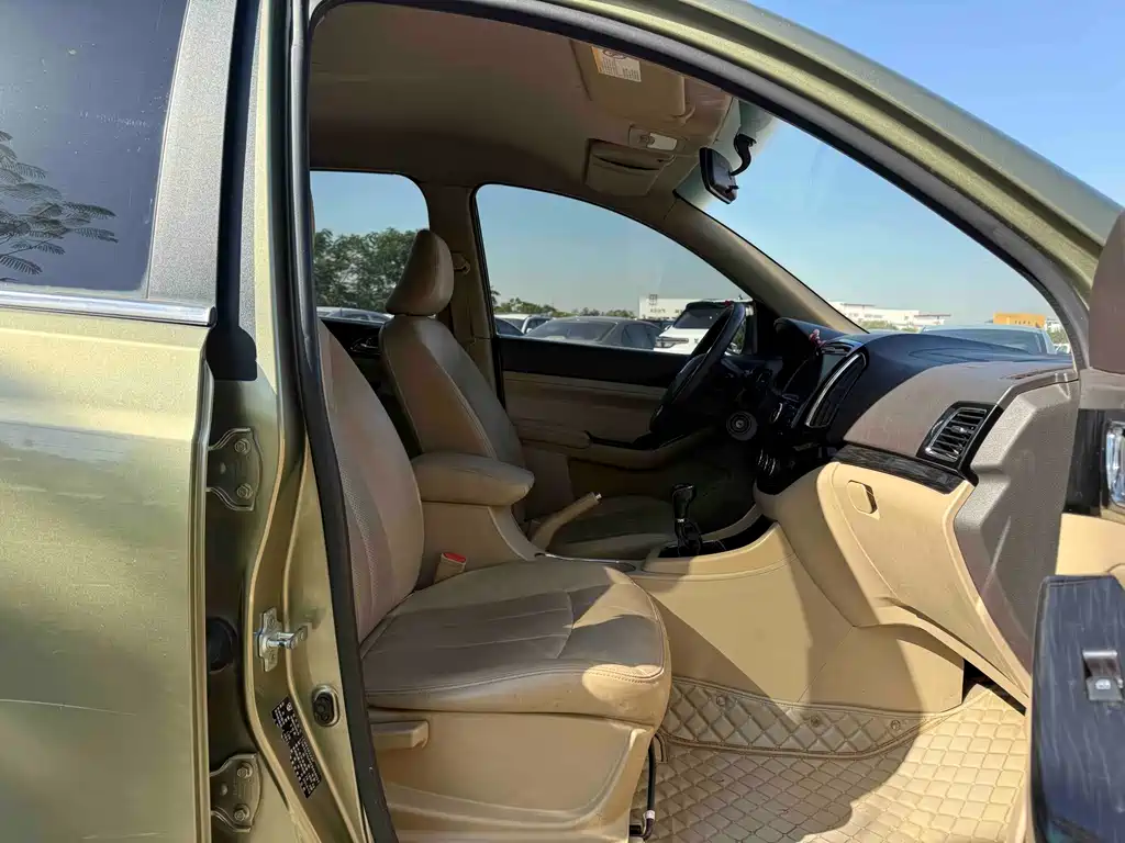 Baojun 730 2014 1.5L MT Comfort 7 мест