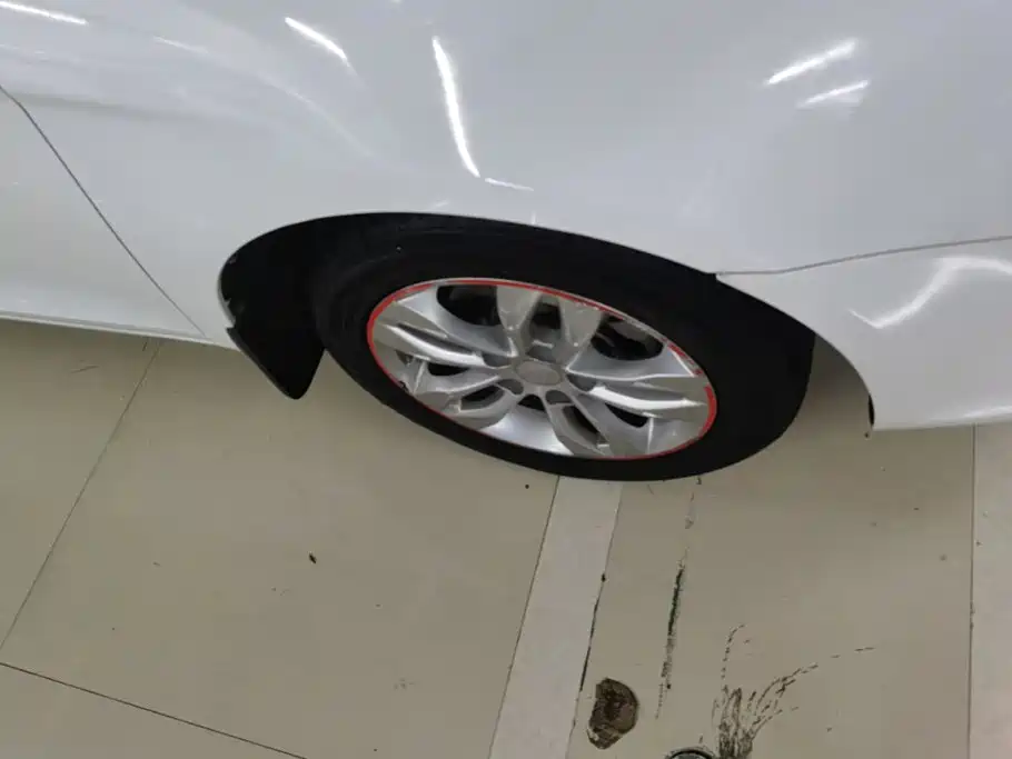 Geely Emgrand — миниатюра 6