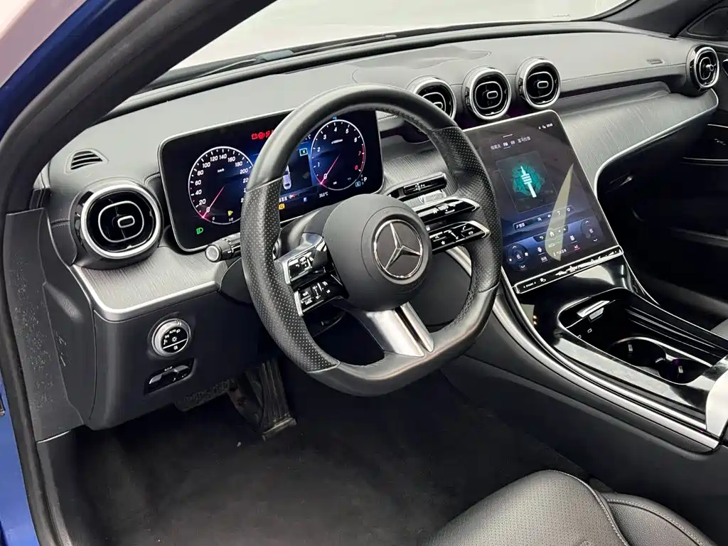 Mercedes-Benz C-Class — миниатюра 13