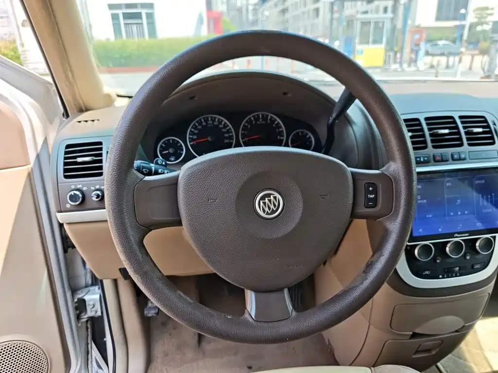 Buick GL8 — миниатюра 13