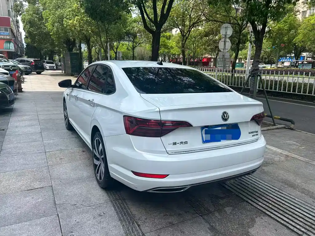 Volkswagen Sagitar - фото 9