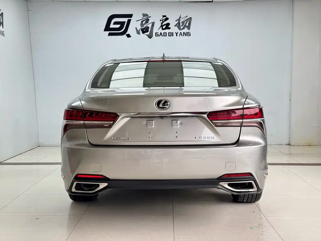 Lexus LS — миниатюра 25