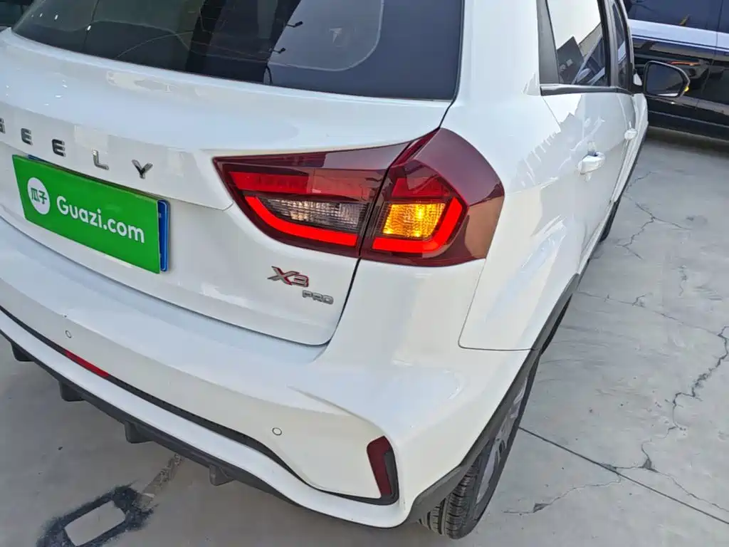 Geely Vision X3 — миниатюра 12