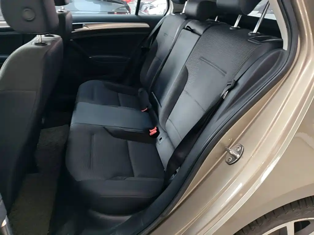 Volkswagen Golf — миниатюра 17