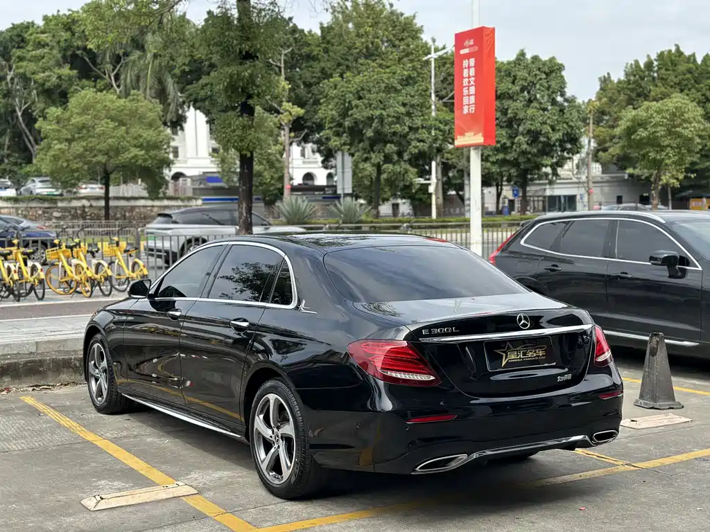 MERCEDES-BENZ E CLASS