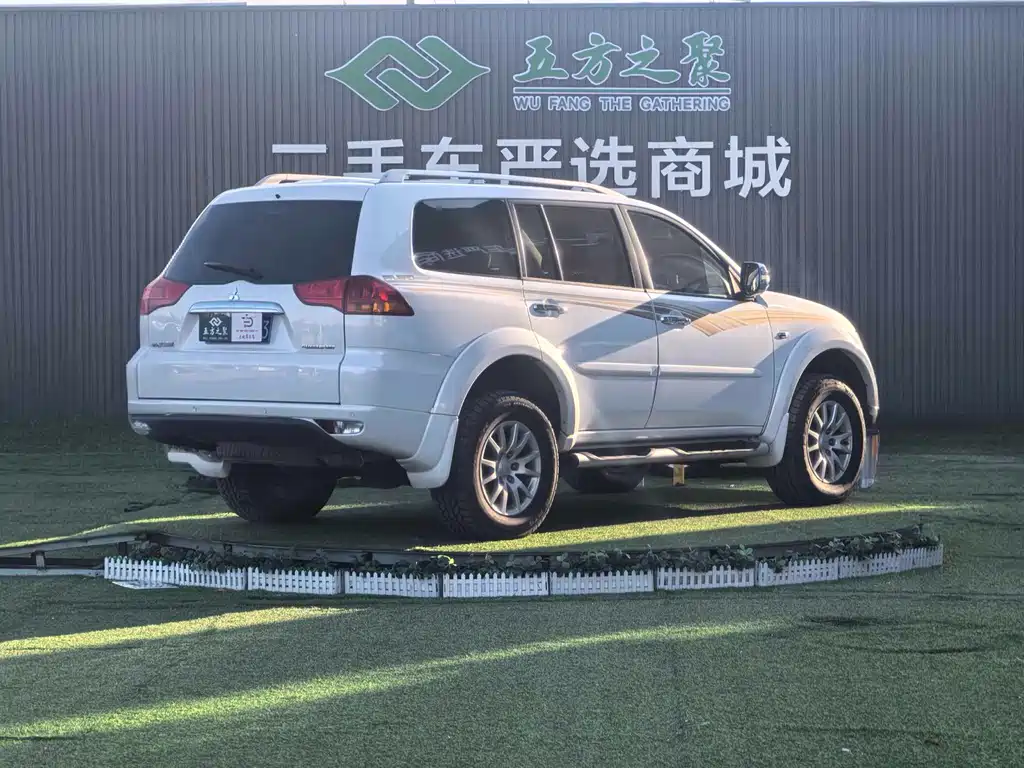 MITSUBISHI PAJERO JINCHANG