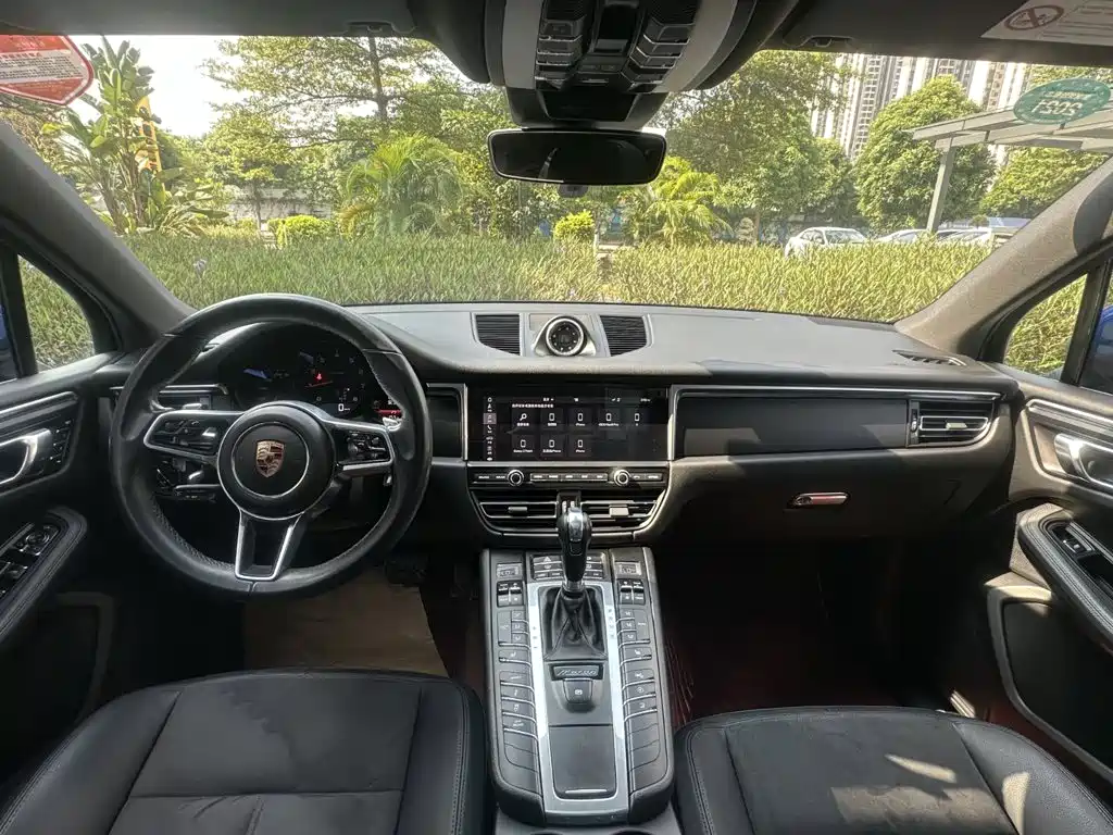Porsche Macan — миниатюра 7