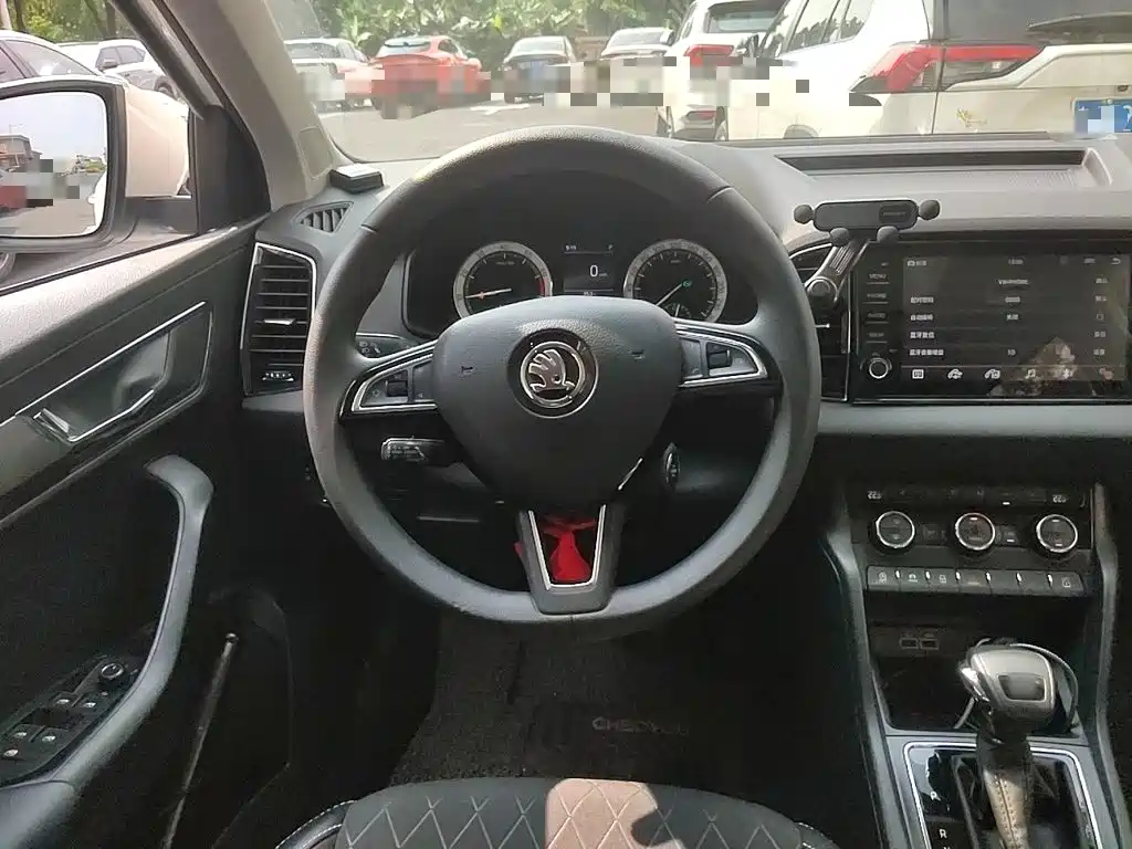 Skoda Karoq — миниатюра 6