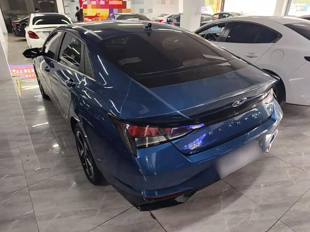 Hyundai Elantra — миниатюра 5