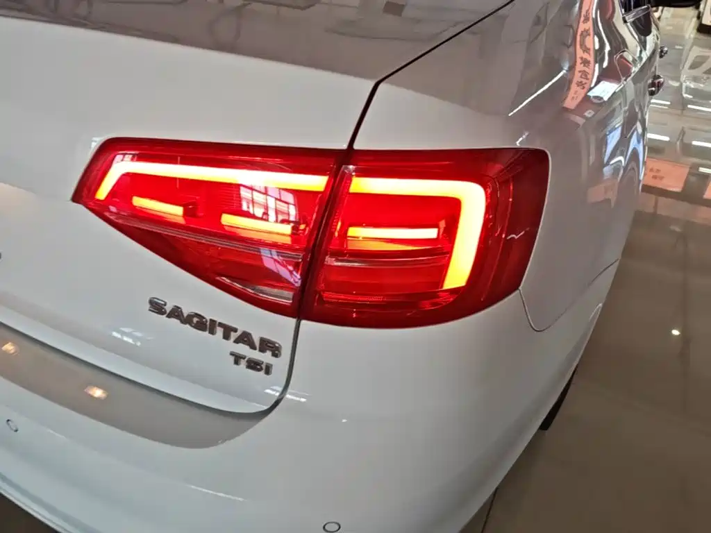 Volkswagen Sagitar — миниатюра 8