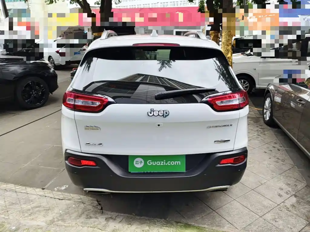 Jeep Cherokee — миниатюра 6