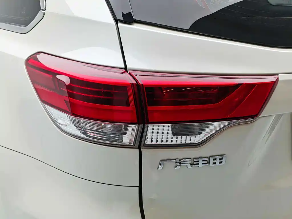 Toyota Highlander — миниатюра 16