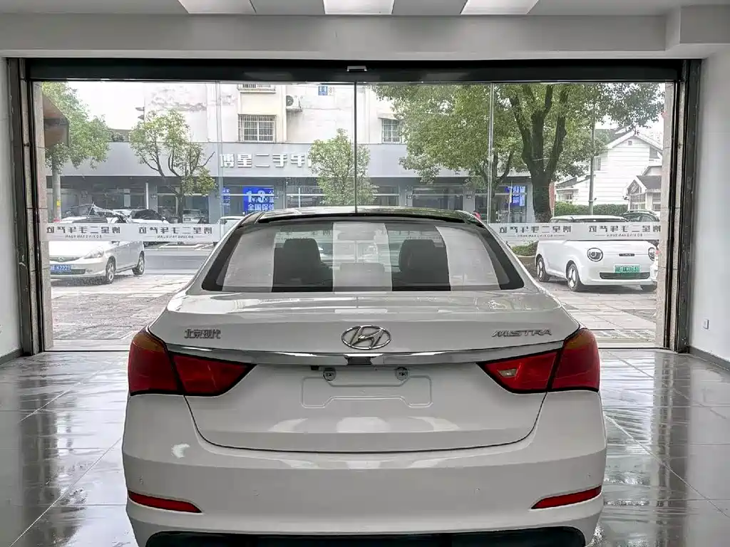 Hyundai Mistra — миниатюра 8