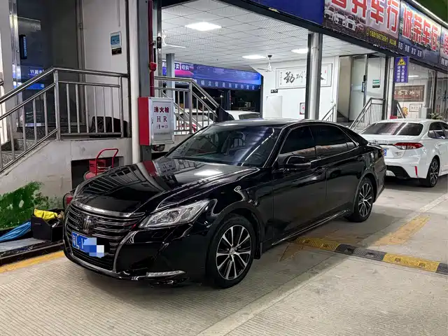 TOYOTA CROWN 2018